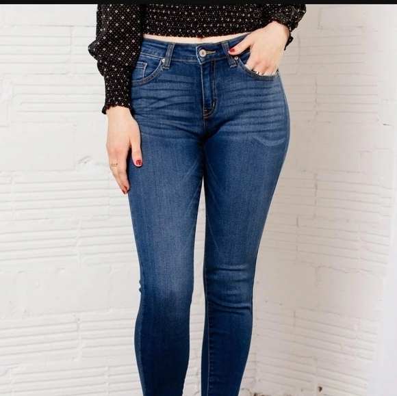 Kancan Francesca Mid Rise Super Skinny Jeans - Picture 2 of 12
